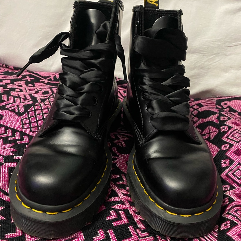 1460 BEX SMOOTH LEATHER PLATFORM BOOTS Women’s size 8